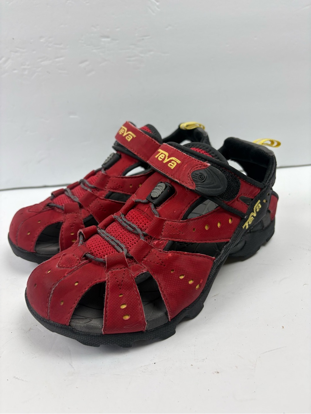 Teva 6944 Women's Size 6 Hybrid Hiking Water Sandals Red Black Yellow